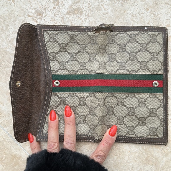 Gucci Long Wallet horrible condition, could be used for parts, or actual wallet - Picture 7 of 13